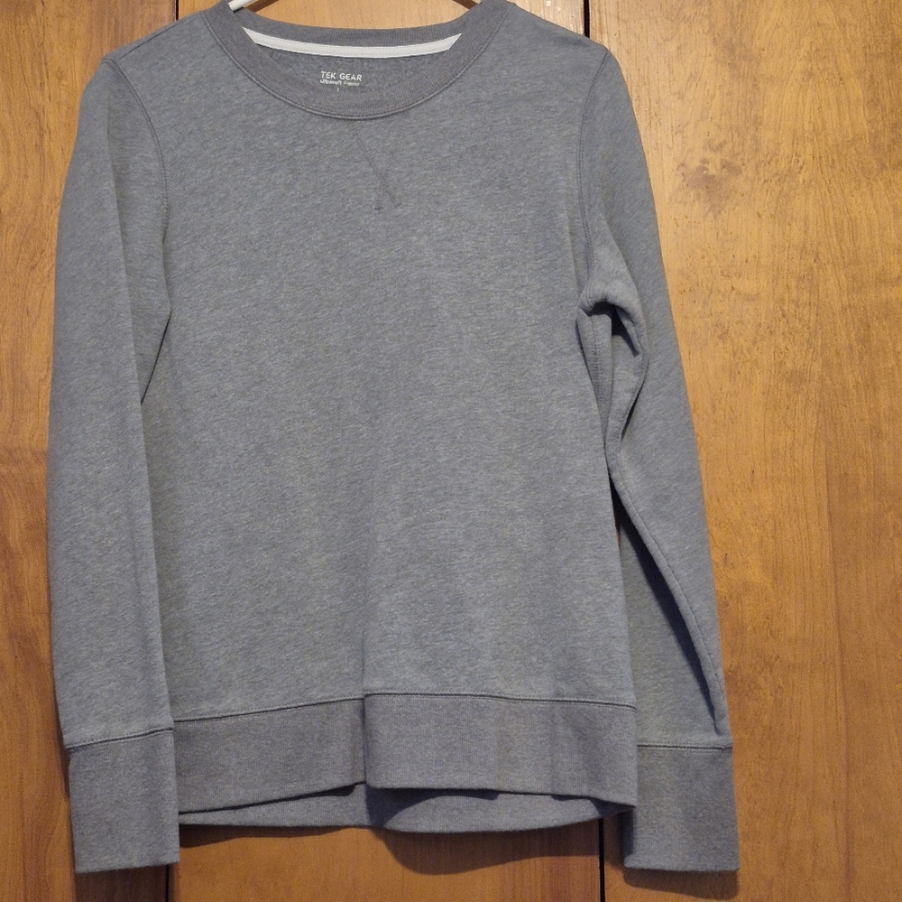 Grey sweatshirt